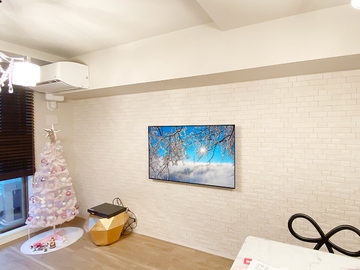 【分譲マンション】横浜市のマンションでリビングにエコカラットを貼り、55インチ有機ELテレビ(XRJ-55A80J)を壁掛け