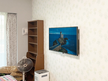 【分譲マンション】東京都目黒区で寝室にソニーブラビア40インチ液晶テレビ（KDL-40W920A）を壁掛け