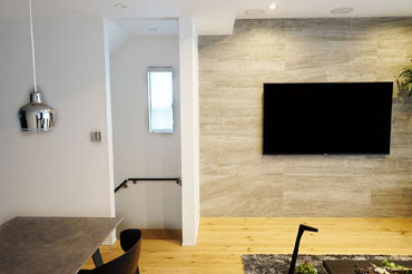 【エススタイル】壁掛けテレビの専用設計でハイグレードな空間をご堪能