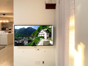 【ヘーベルハウス 】岐阜県土岐市で補強済みの壁にコンセントを新設しシャープのアクオス50インチ液晶テレビ(LC-50U45)を壁掛け