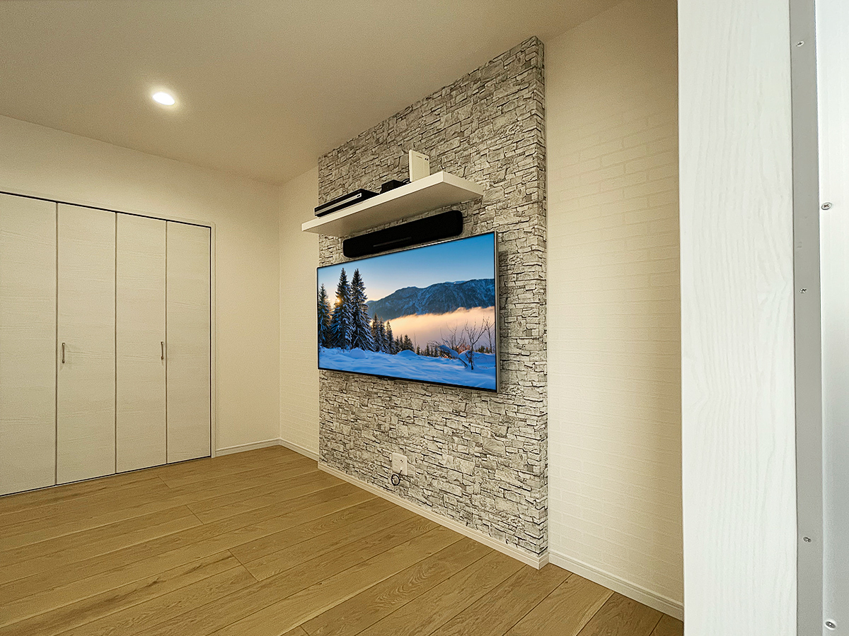 PIXYの外装はサンゲツの壁紙からお好きなものをお選びいただけます。LIXILのエコカラットなども選択可能です。