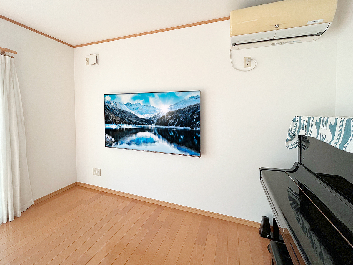 愛知県田原市でソニーブラビア65インチ液晶テレビ(XRJ-65X95J)を壁掛けし、HDMIコンセントを追加