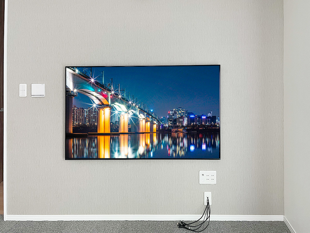 テレビはソニーブラビアXRJ-65A80K。65インチの有機ELテレビ。