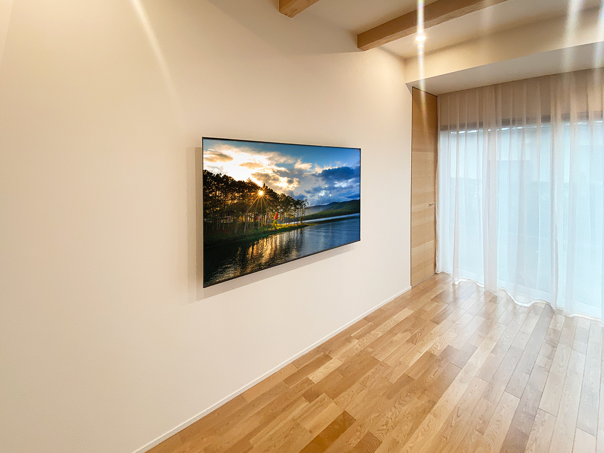 ハウスメーカー新和建設様と連携し、愛知県春日井でソニーブラビア65インチテレビを壁掛け