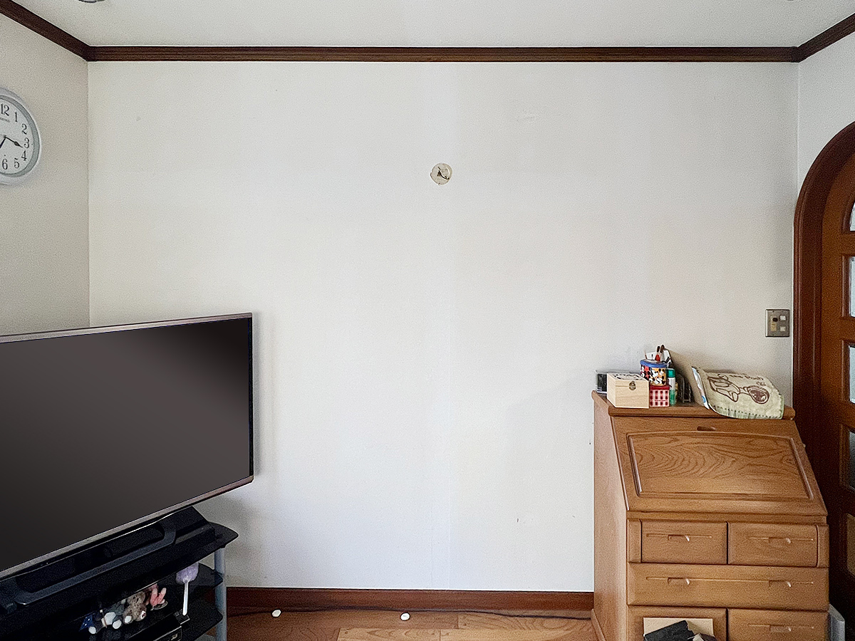 工事前の一枚。コンクリート壁などにも設置でき、壁掛けテレビを実現できるのがPIXYの強みと言えます。