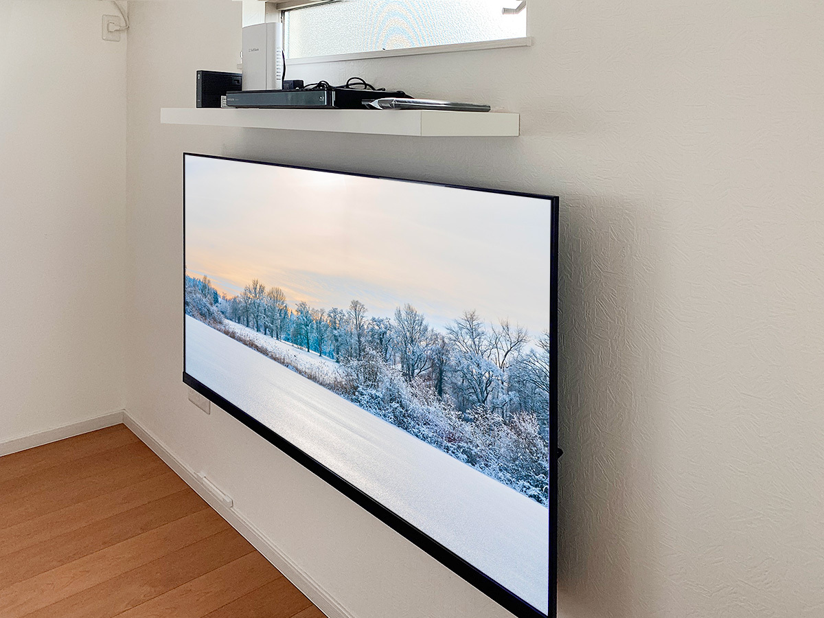 機能性や利便性を優先されるのでしたら棚の取り付け位置はテレビ下がおすすめです。 機能性や利便性を優先されるのでしたら棚の取り付け位置はテレビ下がおすすめです。