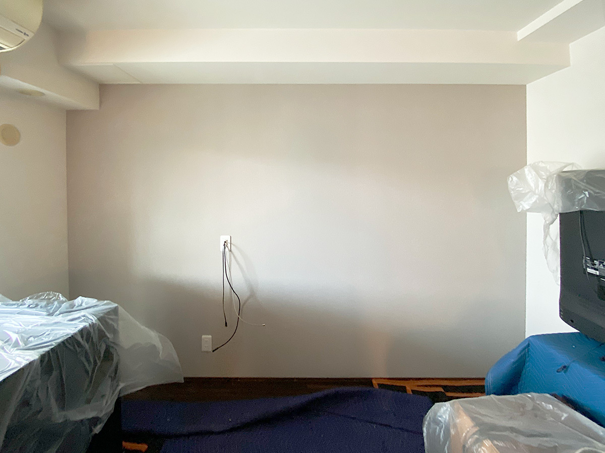 名古屋市のマンションでフェイクウォールPIXY（壁一面タイプ）を設置し、レグザ55型テレビを壁掛け