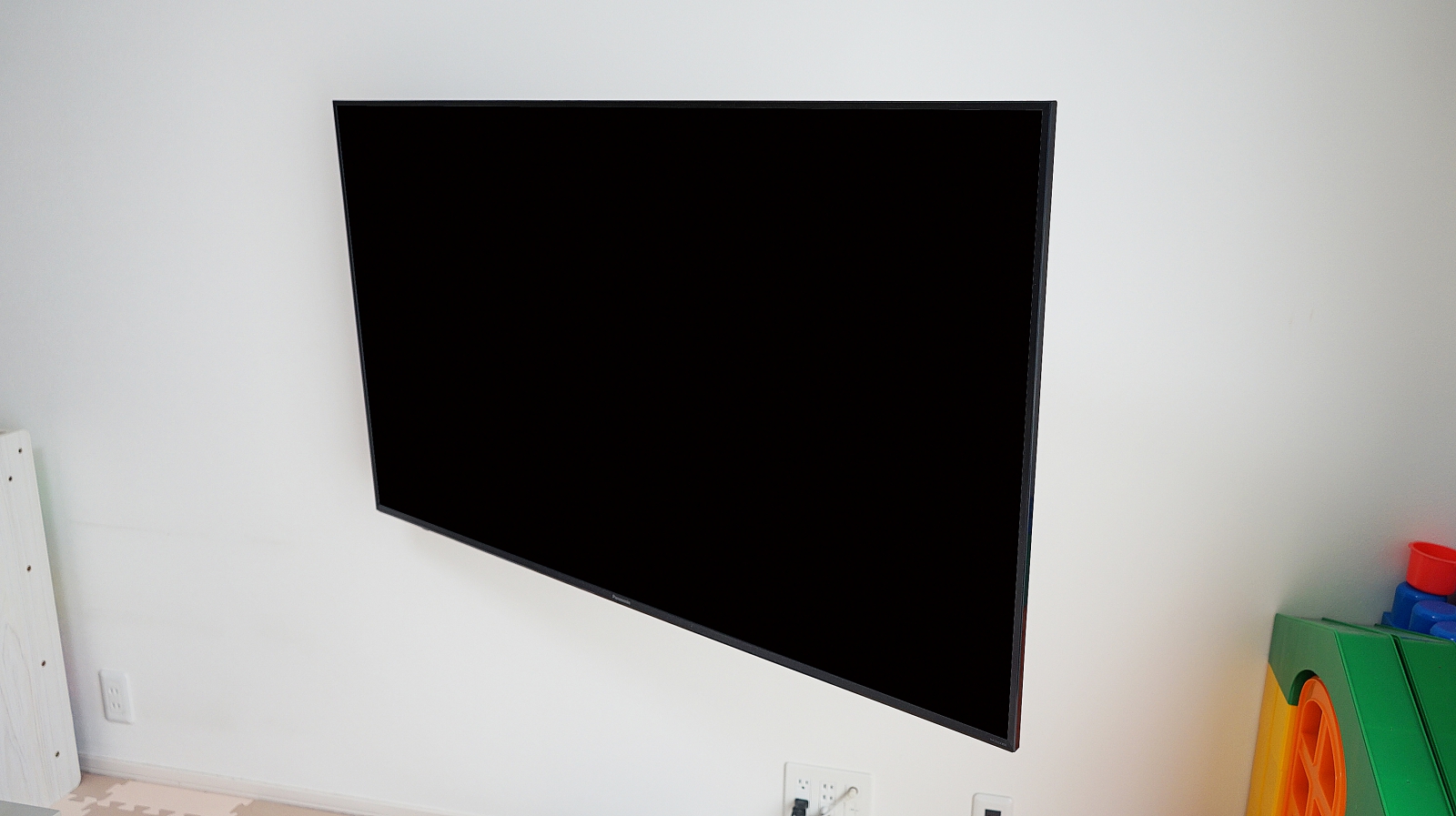 見た目と機能性から壁掛けテレビを構想されて55インチ・ビエラ「TH-55FX750」の壁掛け