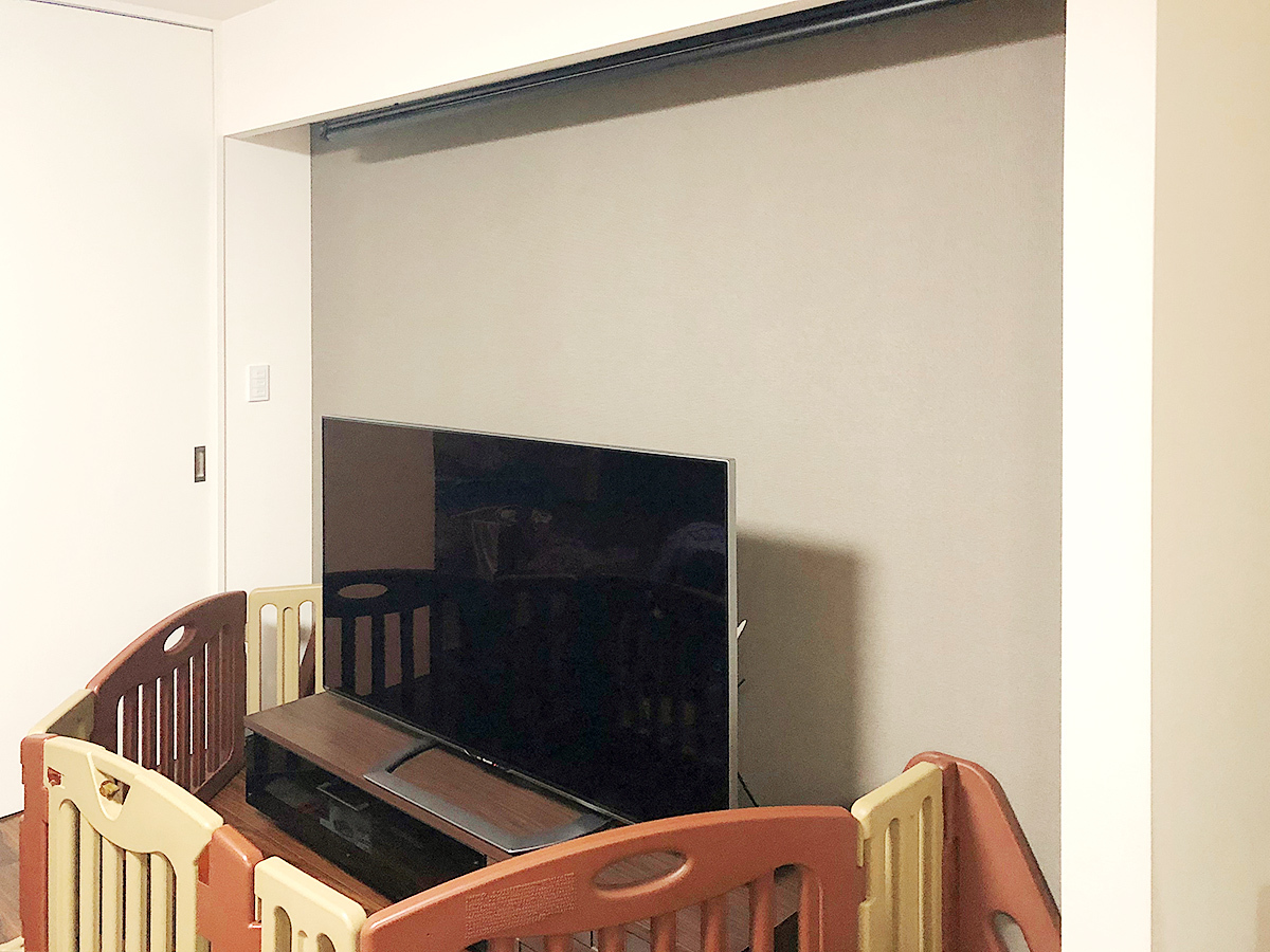 静岡県浜松市で石膏ボード壁にシャープのアクオス60インチ液晶テレビ(LC-60US30)を壁掛け