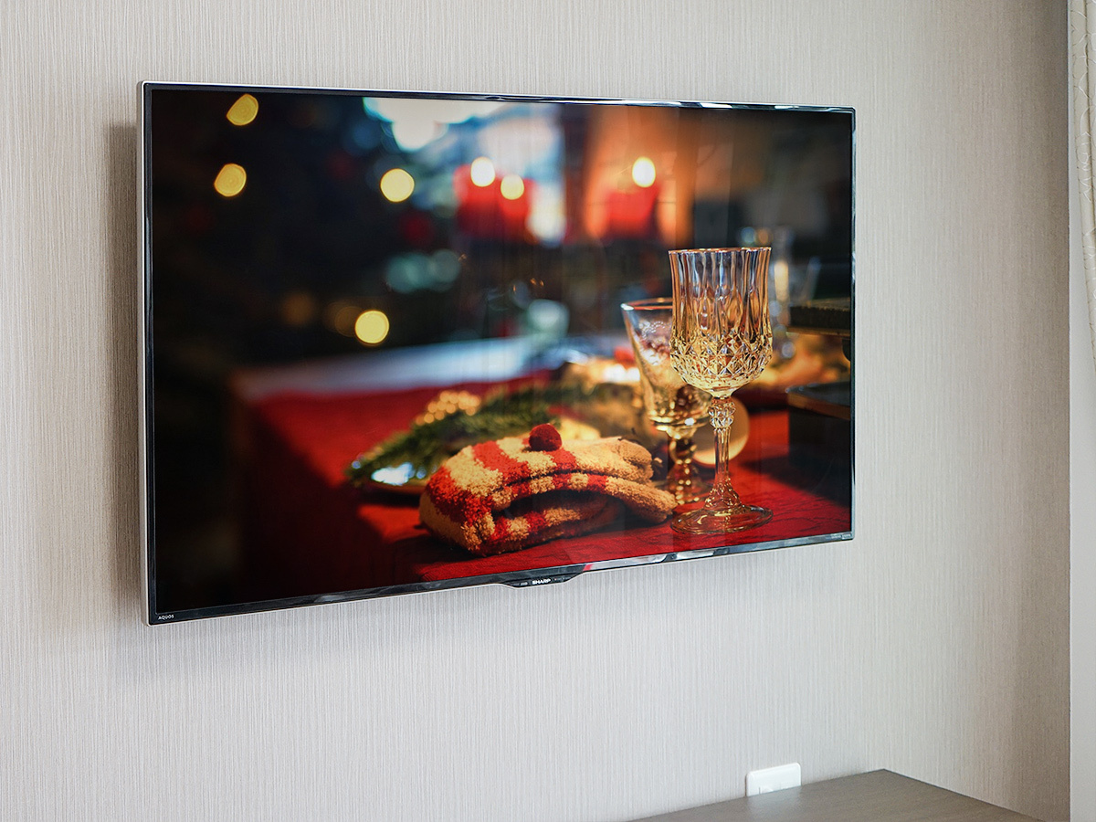 テレビはシャープのアクオスLC-55US40。55インチの液晶テレビです。
