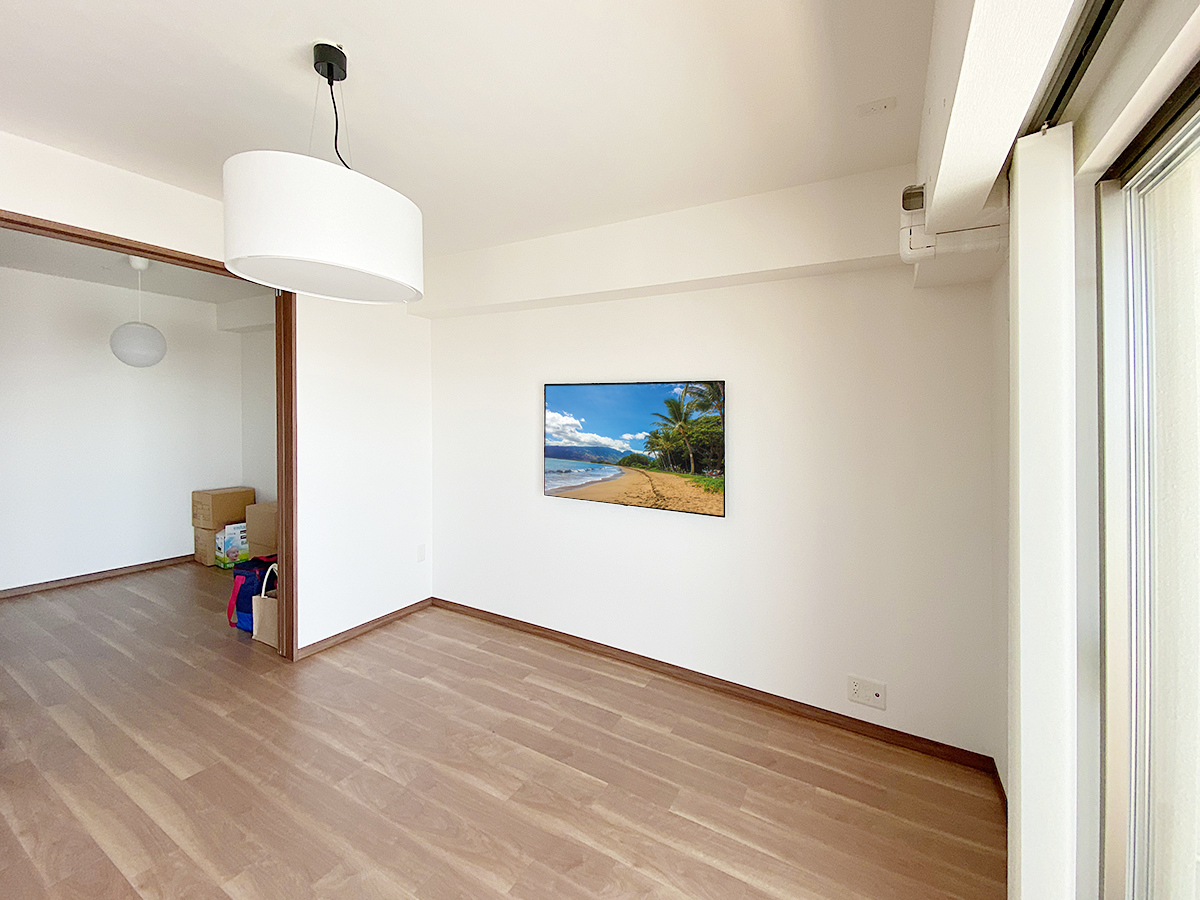 愛知県豊田市で分譲マンションの石膏ボード壁面にLGの55インチ有機ELテレビ(OLED 55BXPJA)を壁掛け