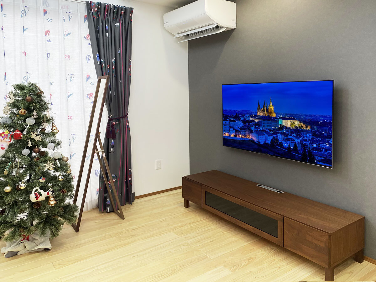 岐阜県可児市の補強済み石膏ボード壁に55インチの液晶テレビ(KJ-55X9500H)を壁掛け