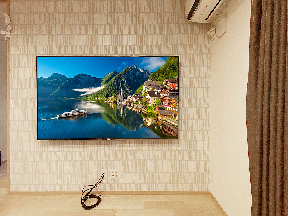 三重県鈴鹿市で石膏ボード壁に75型液晶テレビ KJ-75X8550Gを壁掛け