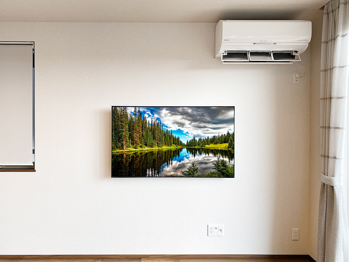 愛知県みよし市で石膏ボード壁に55インチ有機ELテレビ(KJ-55A8H)を壁掛け
