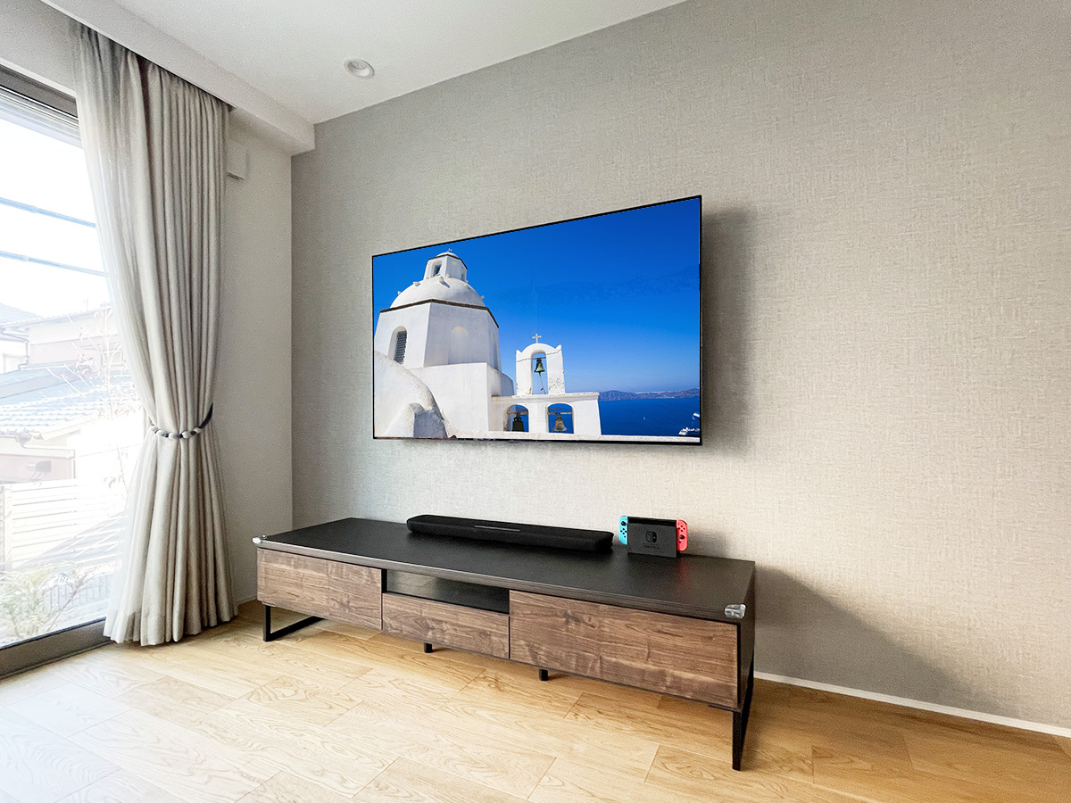 愛知県豊田市で石膏ボード壁に下地補強を施し、65型有機ELテレビ(OLED 65C8PJA)を壁掛け 愛知県豊田市で石膏ボード壁に下地補強を施し、65型有機ELテレビ(OLED 65C8PJA)を壁掛け