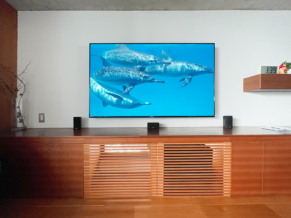 テレビはソニーの75型液晶テレビ KJ-75X9500H。