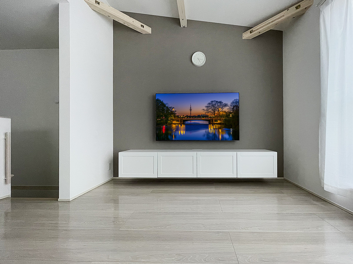 名古屋市瑞穂区で石膏ボード壁に65インチ液晶テレビ(KJ-65X9500H)と