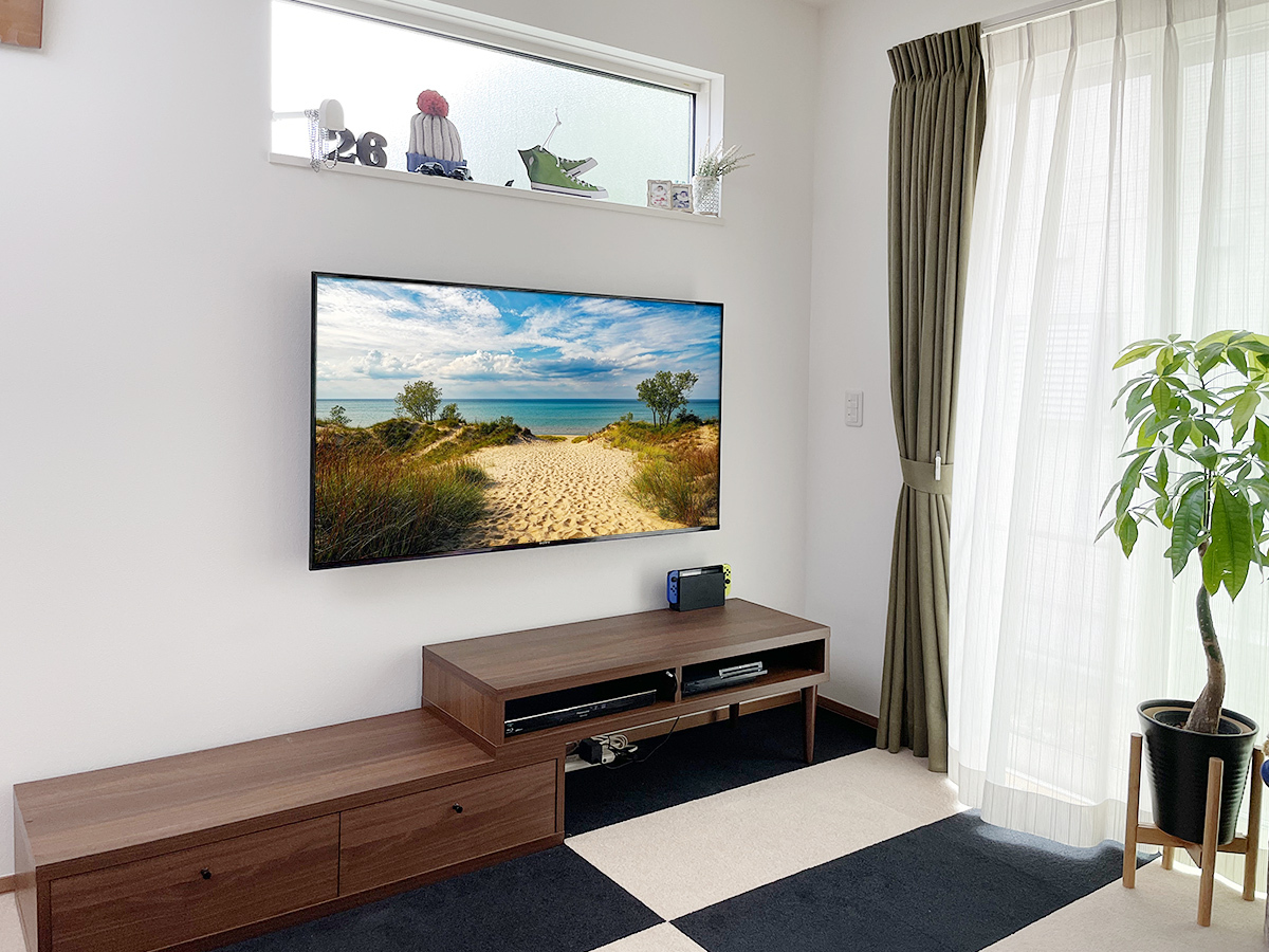 愛知県春日井市で石膏ボード壁に下地補強を施し、SONY最新型液晶テレビ55型（XRJ-55X90J）を壁掛け