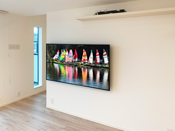 【トヨタホーム】名古屋市の新築住宅で、同時購入いただいた65インチ液晶テレビ(KJ-65X8000H)を壁掛け