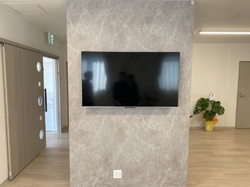 【病院内】愛知県でTCLの55C646を壁掛け