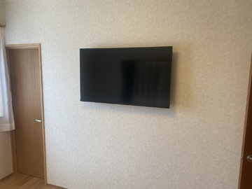 【新和建設】愛知県でソニーのKJ-43X85Kを壁掛け