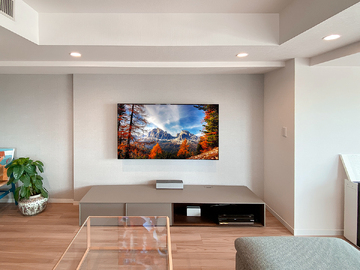 東京都中野区のマンションでフェイクウォールPIXYを設置し、ソニーブラビア65インチ有機ELテレビを壁掛け