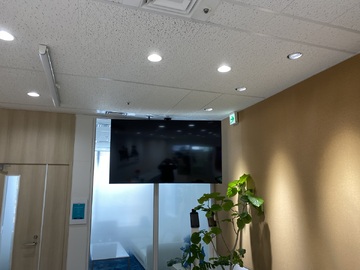 【オフィス】東京都でJAPANNEXTのJN-IPS7500UHDR-Uを壁掛け