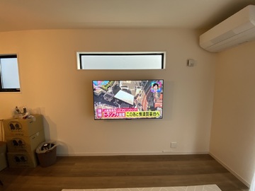 【一建設】愛知県でTCLの55P71Kを壁掛け