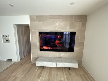 【地元の工務店】愛知県でシャープの4T-C75GP1を壁掛け