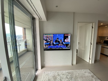 【分譲マンション】東京都でパナソニックのTH-55JZ2000を壁掛け