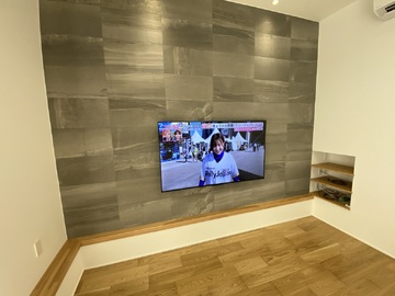 【ダイワハウス】愛知県で東芝の65M550Lを壁掛け