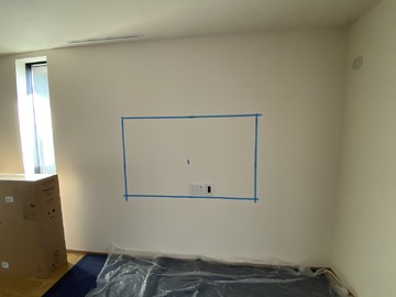 【ヘーベルハウス 】愛知県でパナソニックのTV-65Z90Bを壁掛け