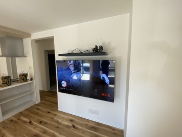 【地元の工務店】神奈川県で東芝の65X9900Nを壁掛け