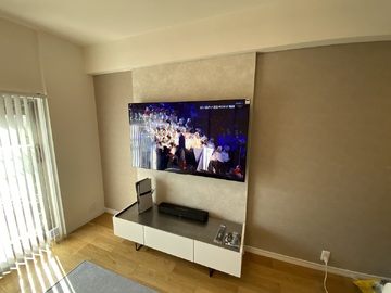 【分譲マンション】東京都で東芝の65X8900Rを壁掛け