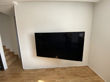 【地元の工務店】愛知県でシャープの4T-C65HP1を壁掛け