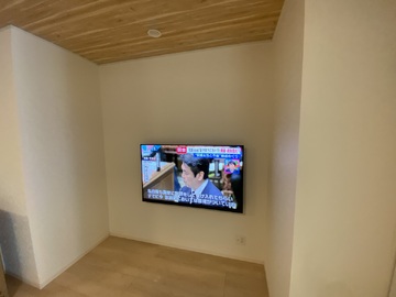 【アーネストワン】愛知県で東芝の55Z870Nを壁掛け