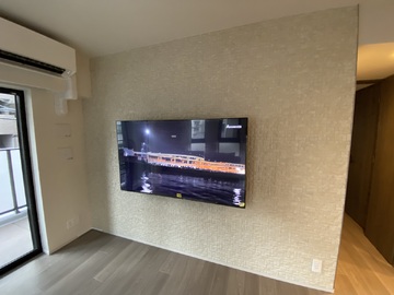 【分譲マンション】東京都でパナソニックのTV-65W90Bを壁掛け