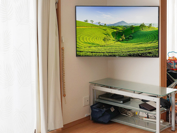 【不明】奈良県大和郡山市で石膏ボード壁にソニーの49インチ液晶テレビ(KJ-49X9500G)を可動式金具で壁掛け