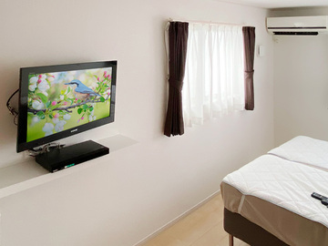京都市で32インチ液晶テレビ(KDL-32CX400)を寝室に壁掛け