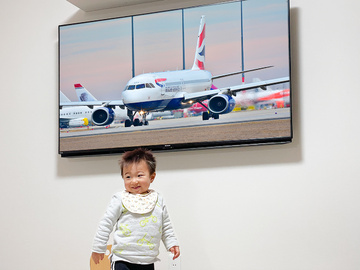 【60V型 シャープ】名古屋市中区でマンションの石膏ボード壁に60型液晶テレビ(シャープアクオス 4T-C60CN1)とウォールシェルフを壁掛け