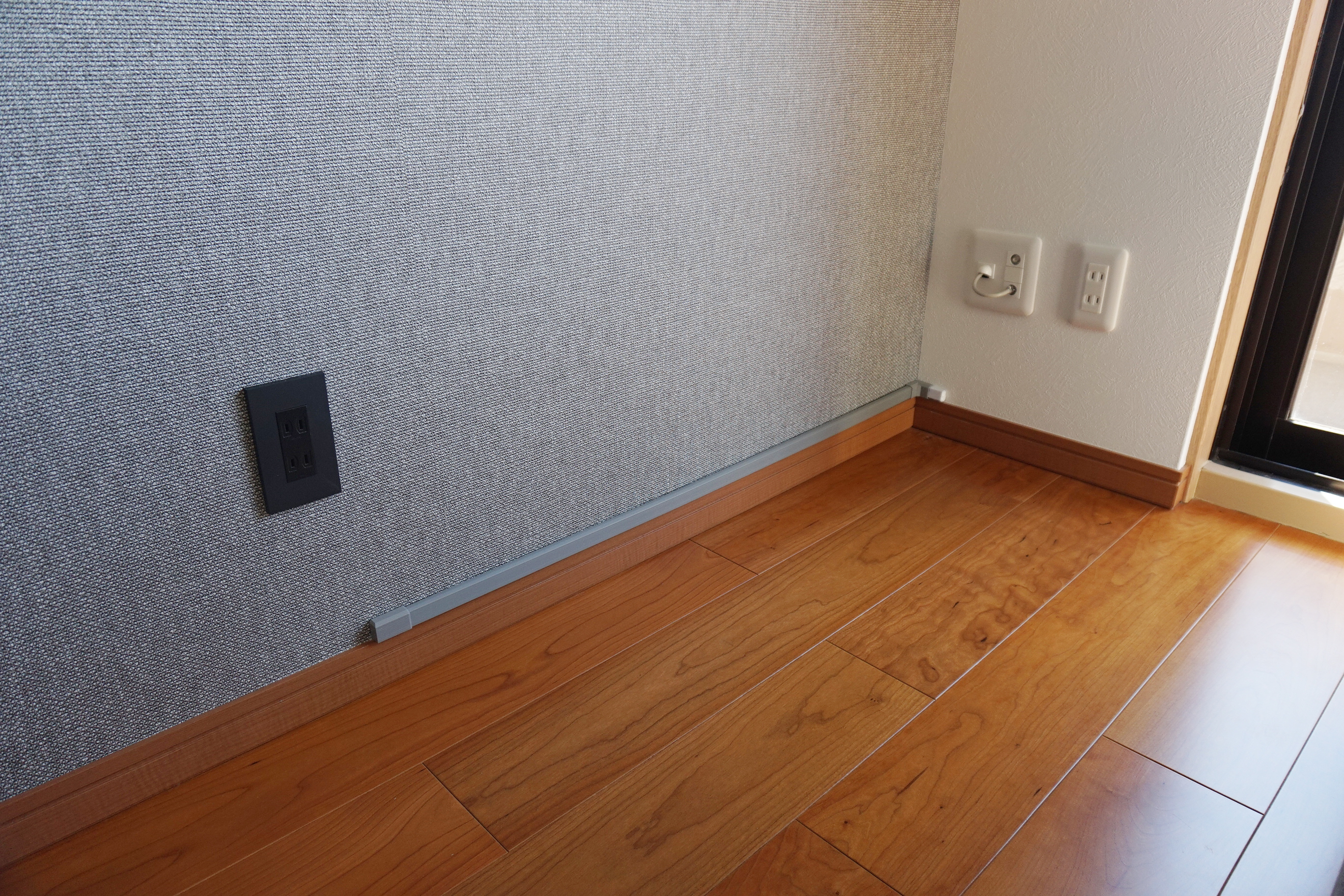 名古屋市 千種区でお部屋の雰囲気と馴染むこだわりの壁掛け施工 ソニー有機elテレビ Kj 55a9f
