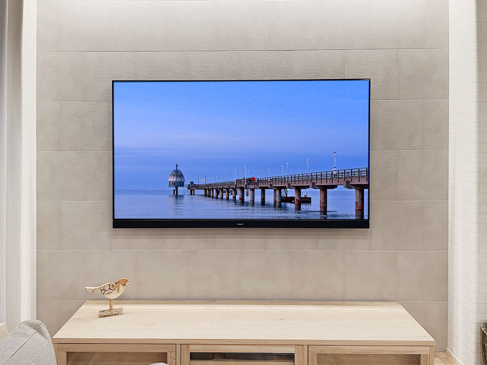 パナソニック ビエラ HZ1800シリーズ TH-65HZ1800 壁掛けテレビ専門店