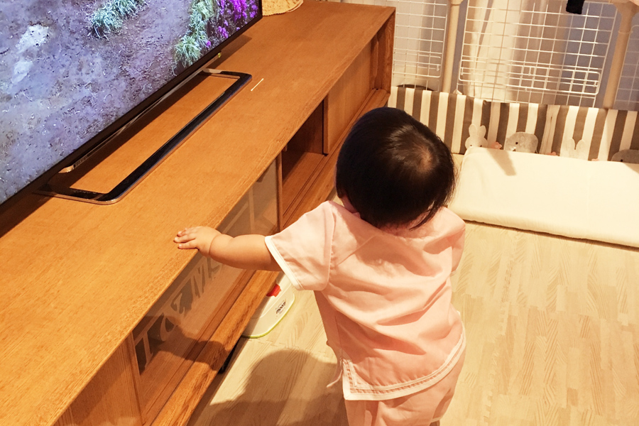 テレビ台を無くせば、お子さんも安全安心です。
