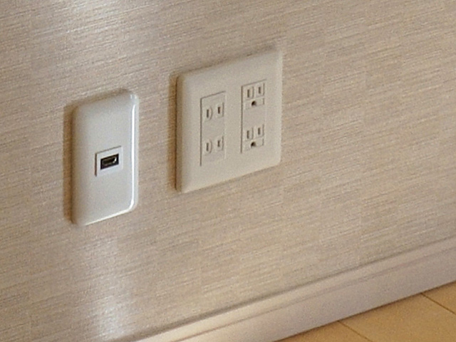 せっかく壁掛けテレビにするのでしたら、HDMIの専用コンセントを作っておきませんか？